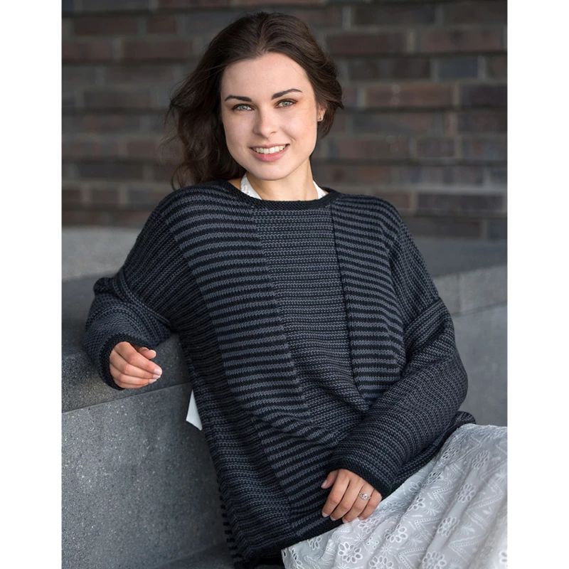 Gestreifter Pullover gestrickt mit Atelier Zitron Ursprung